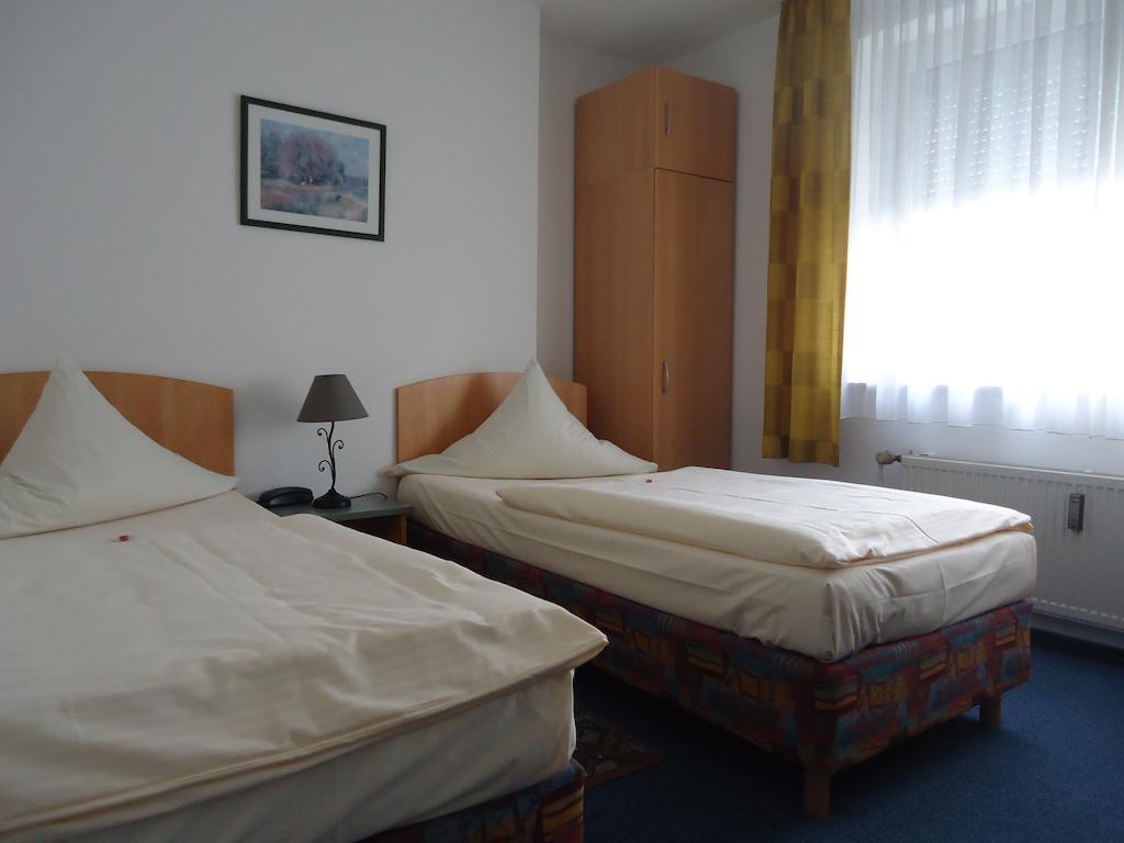Hotel Central Oberursel Δωμάτιο φωτογραφία