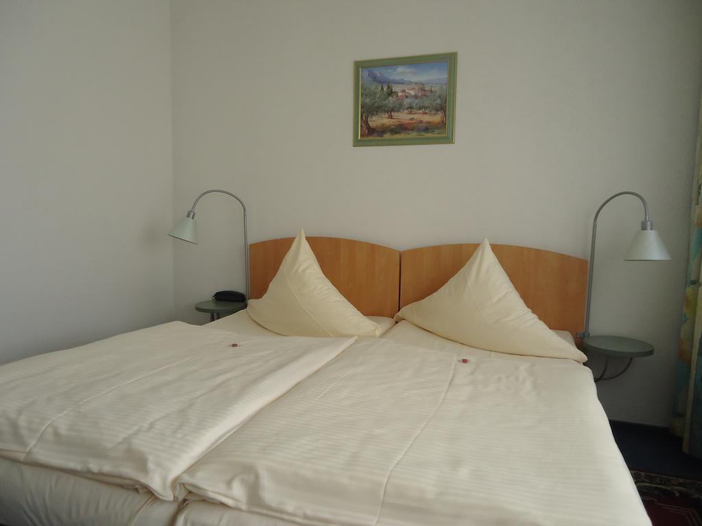 Hotel Central Oberursel Εξωτερικό φωτογραφία
