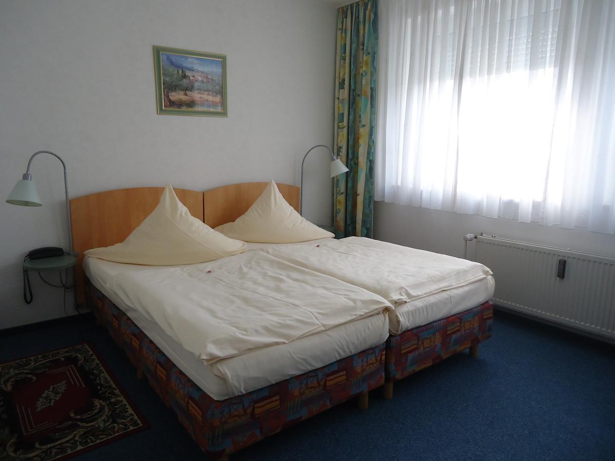 Hotel Central Oberursel Δωμάτιο φωτογραφία